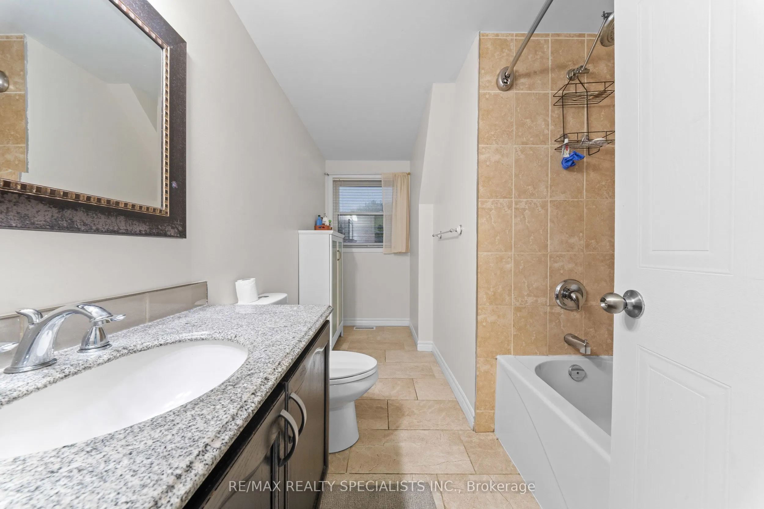 110 Steeles Crescent