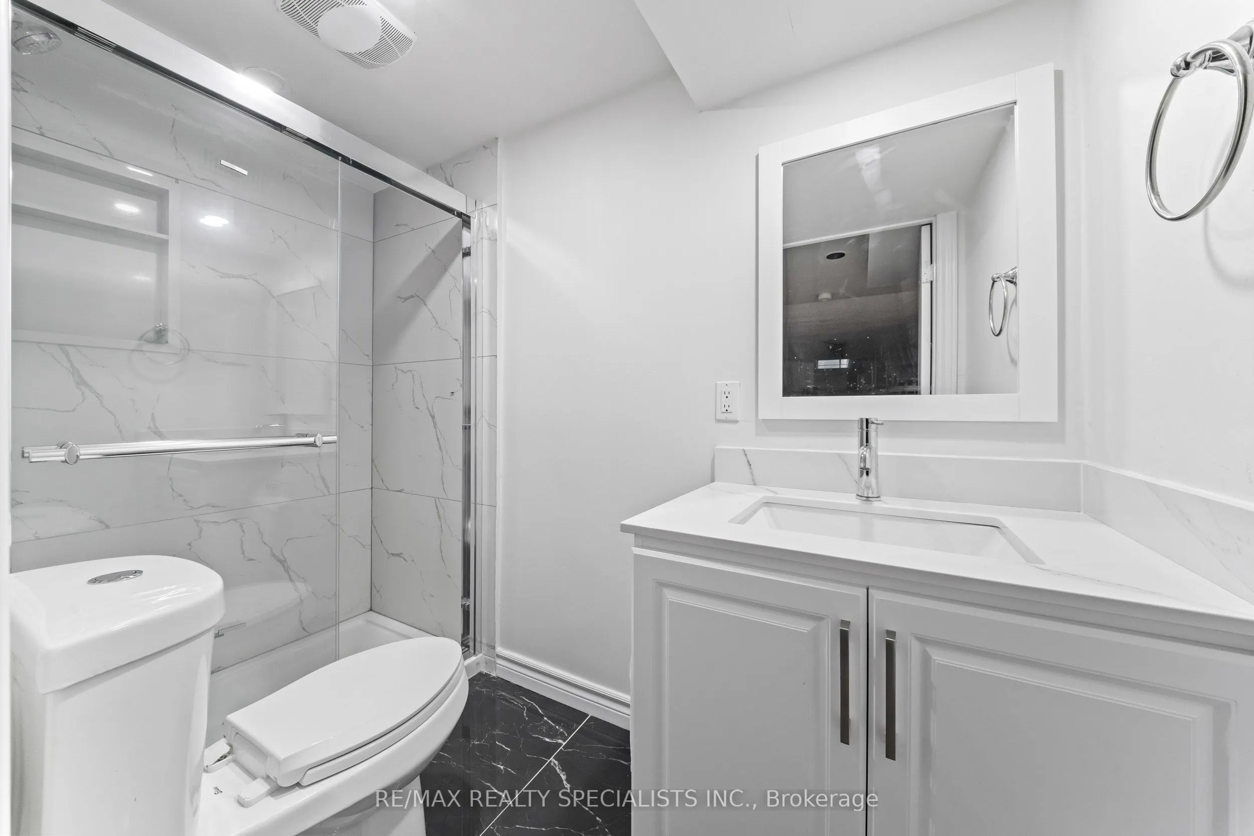 110 Steeles Crescent