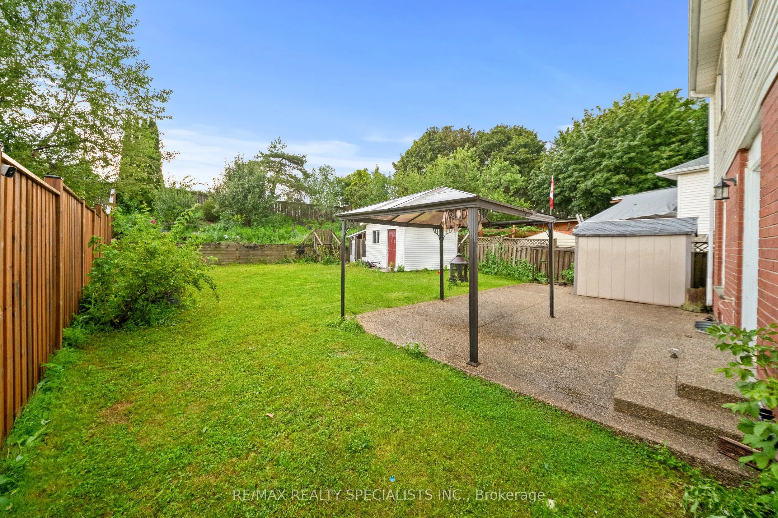110 Steeles Crescent