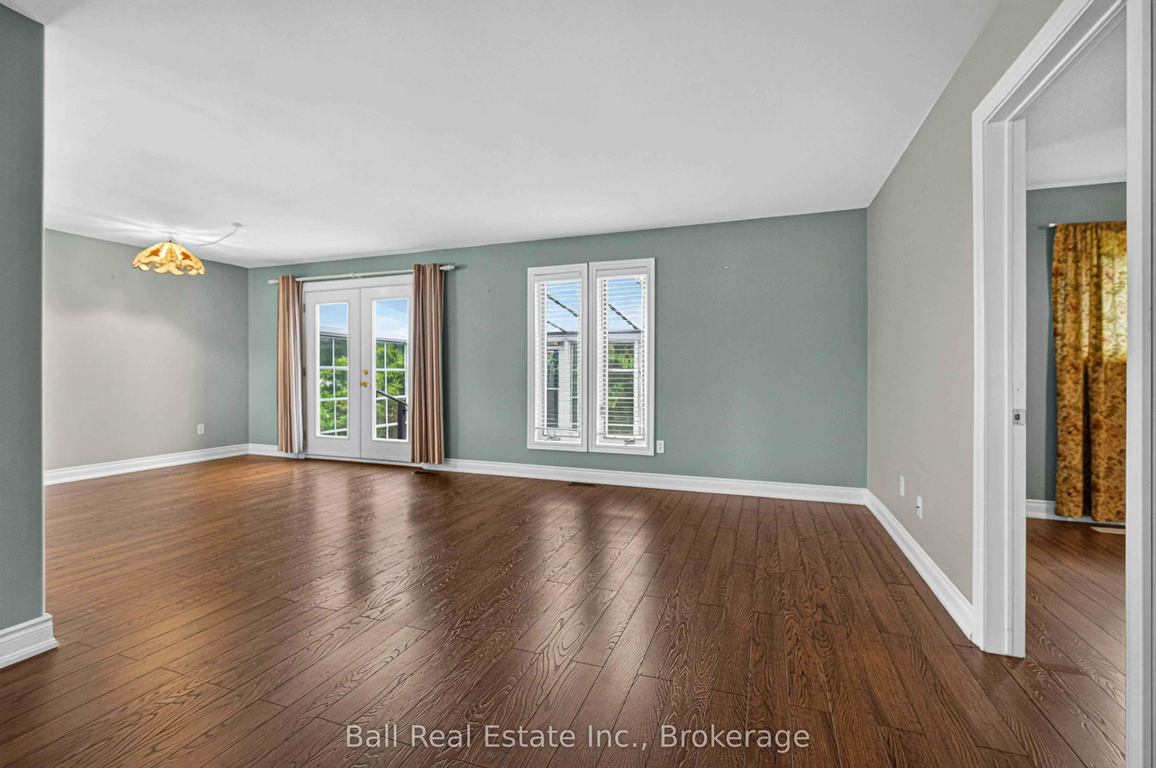 3 Elm Court