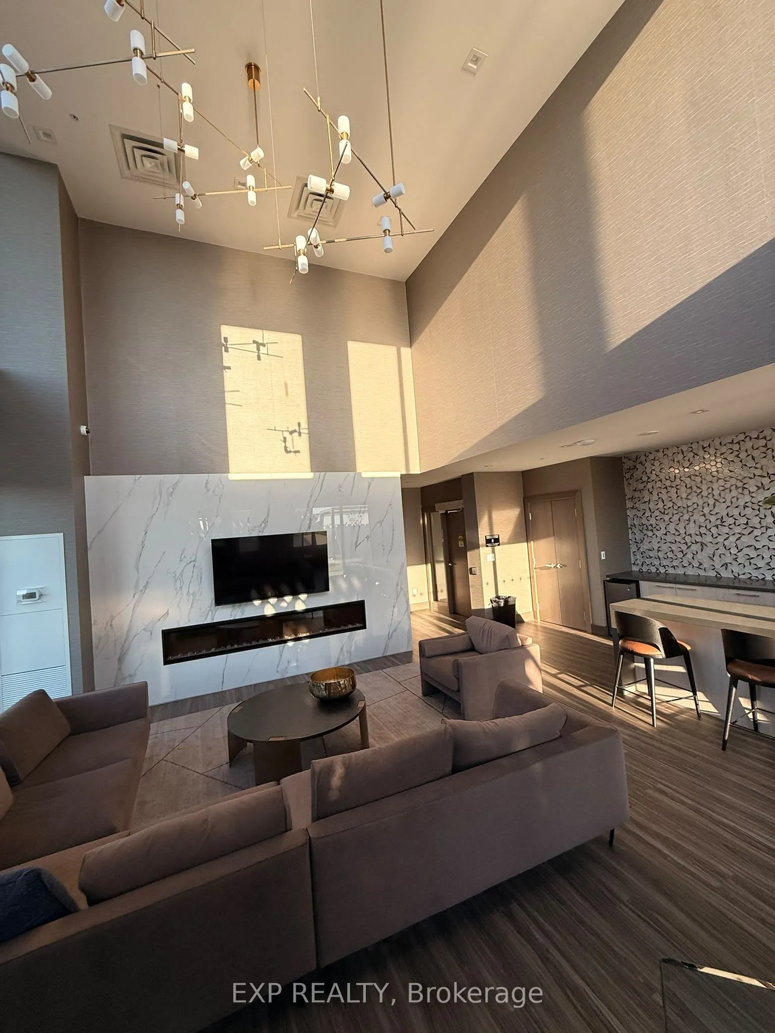 75 James Street S #1604