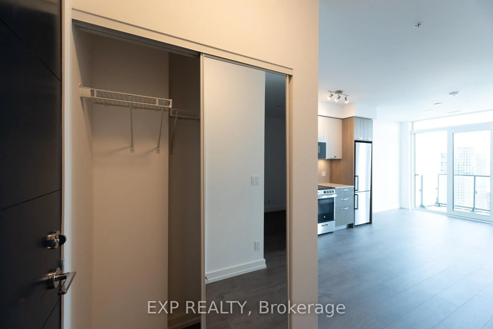 75 James Street S #1604