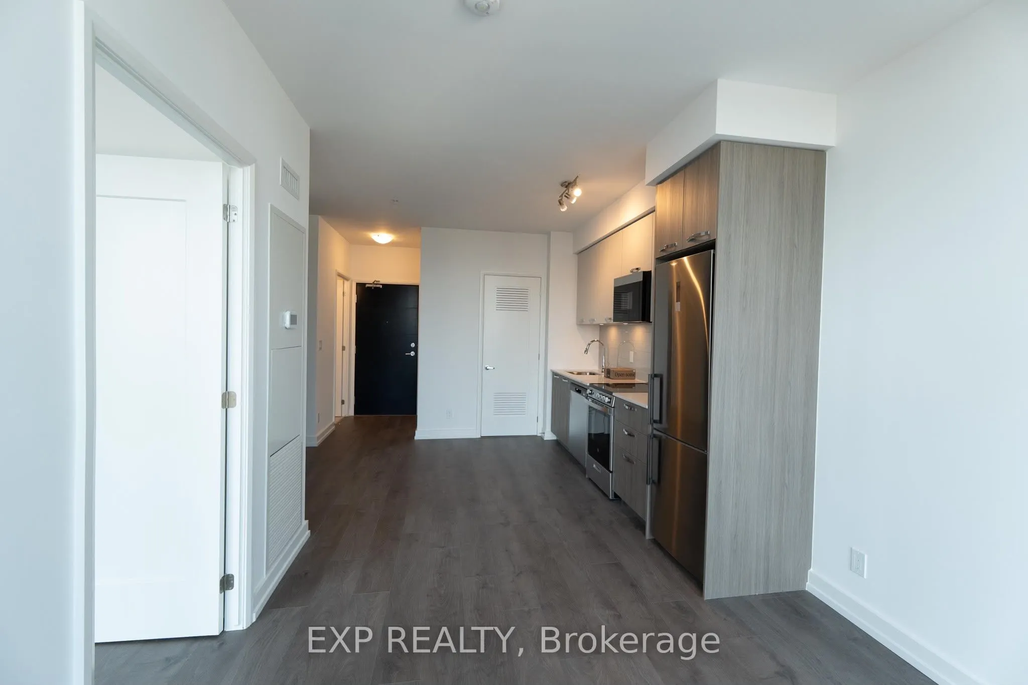 75 James Street S #1604