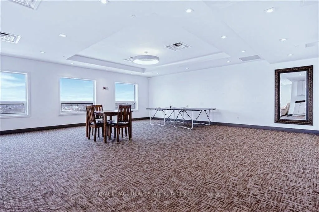 1 Wellington Street #402