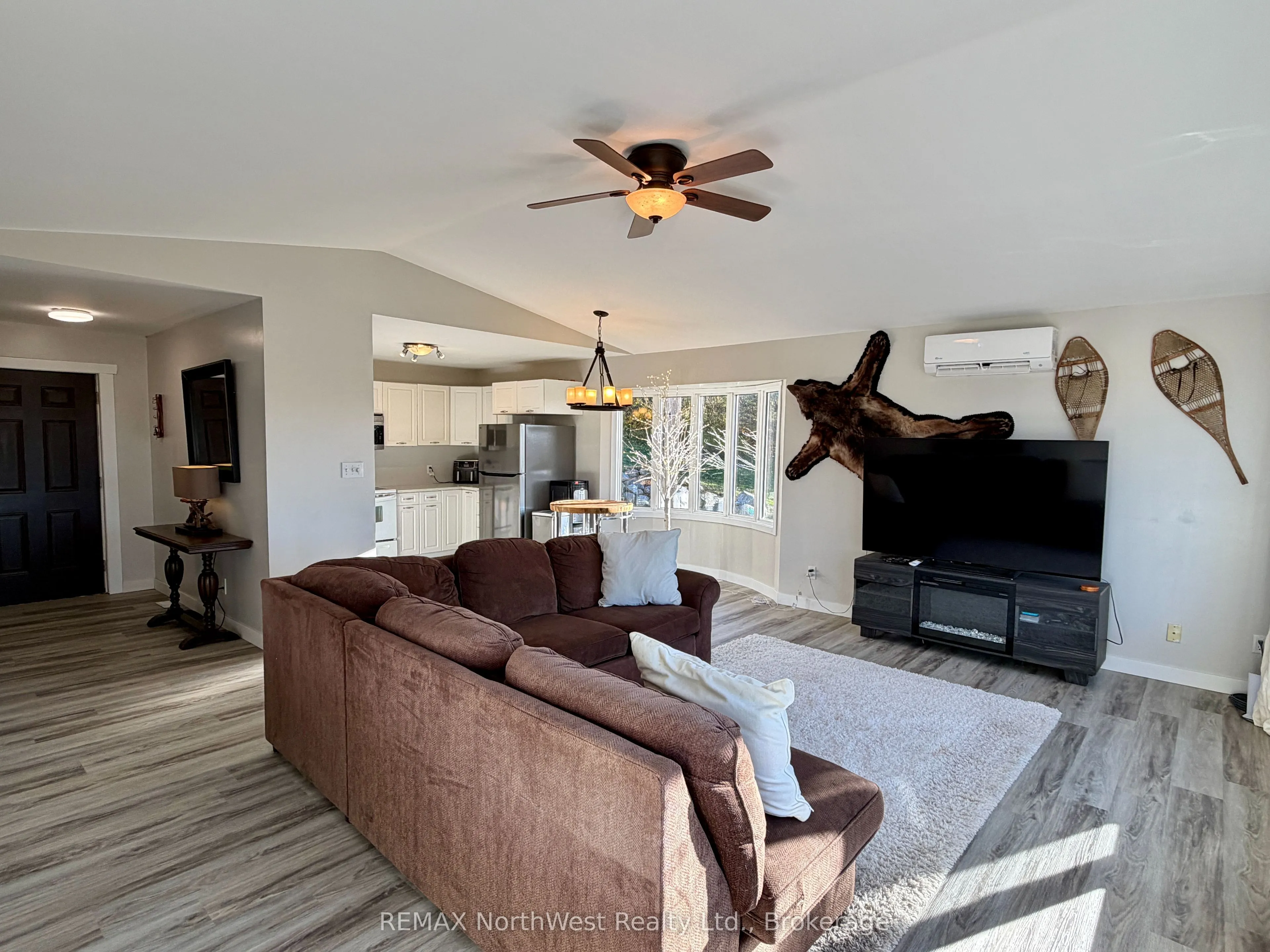 985 Muriel Lake Road