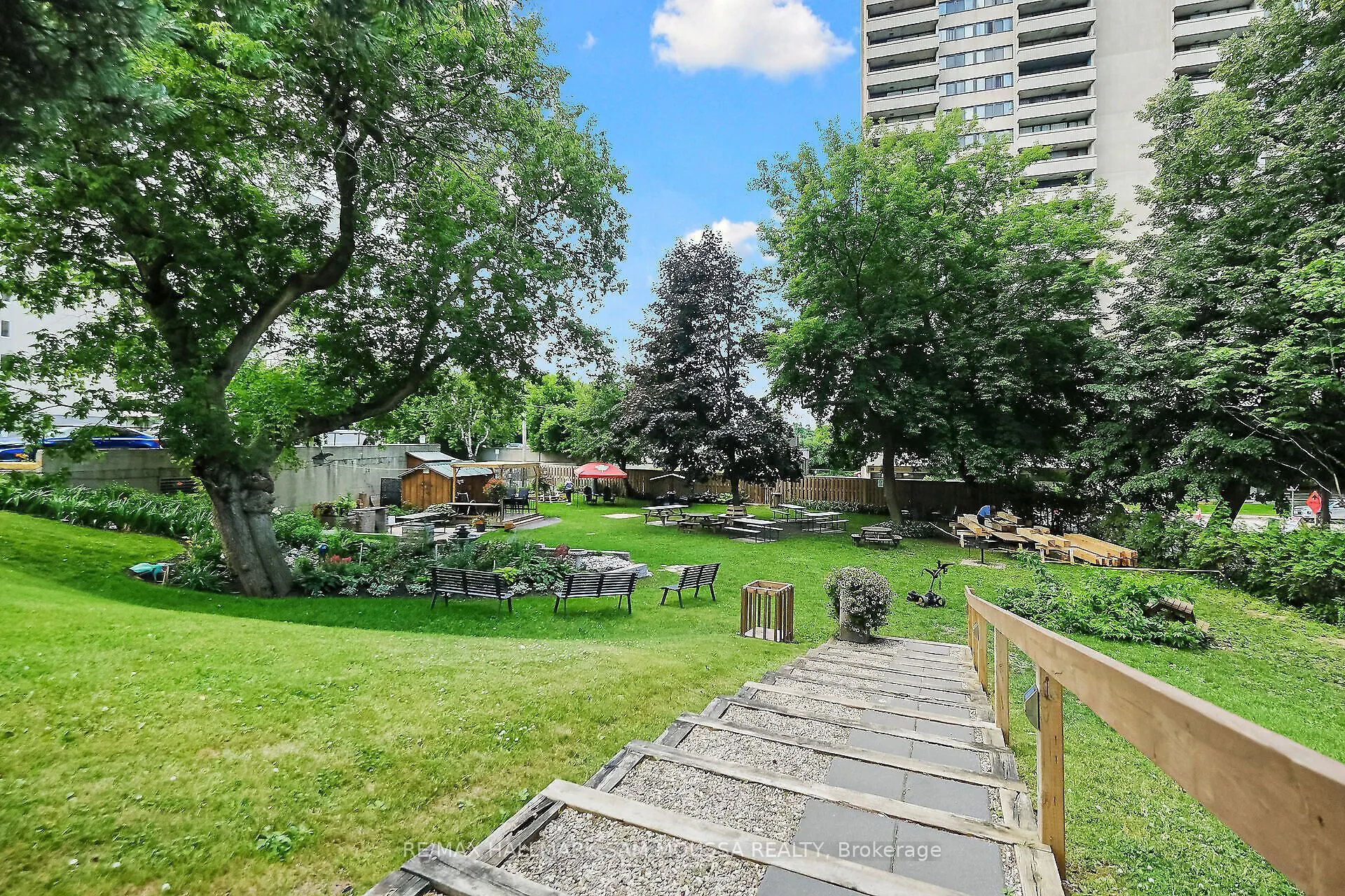 1171 Ambleside Drive #1309