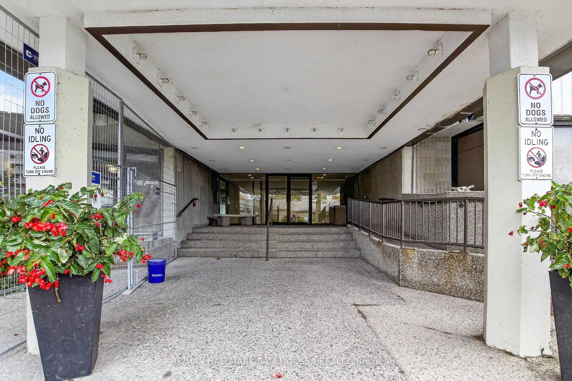 1171 Ambleside Drive #1309