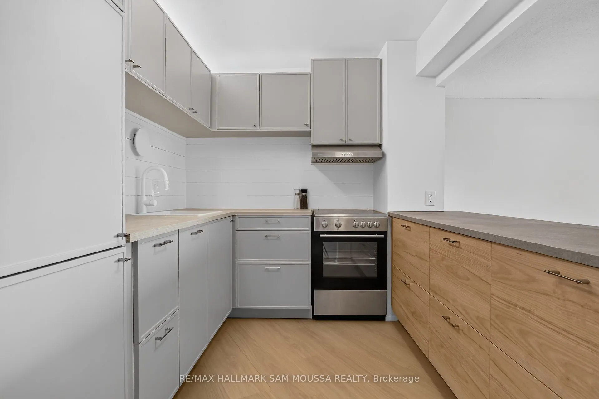 1171 Ambleside Drive #1309