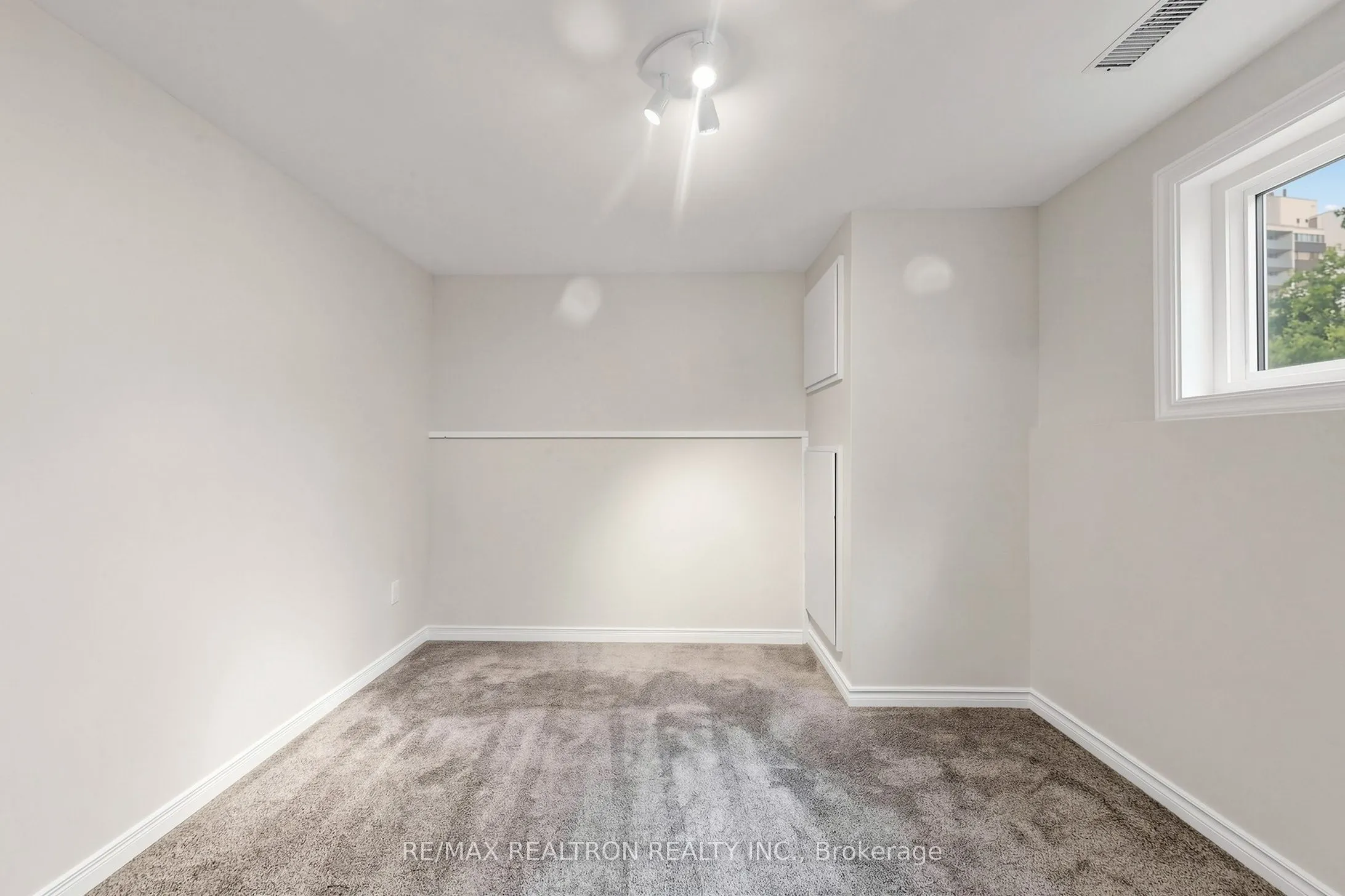 938 Whitefield Drive