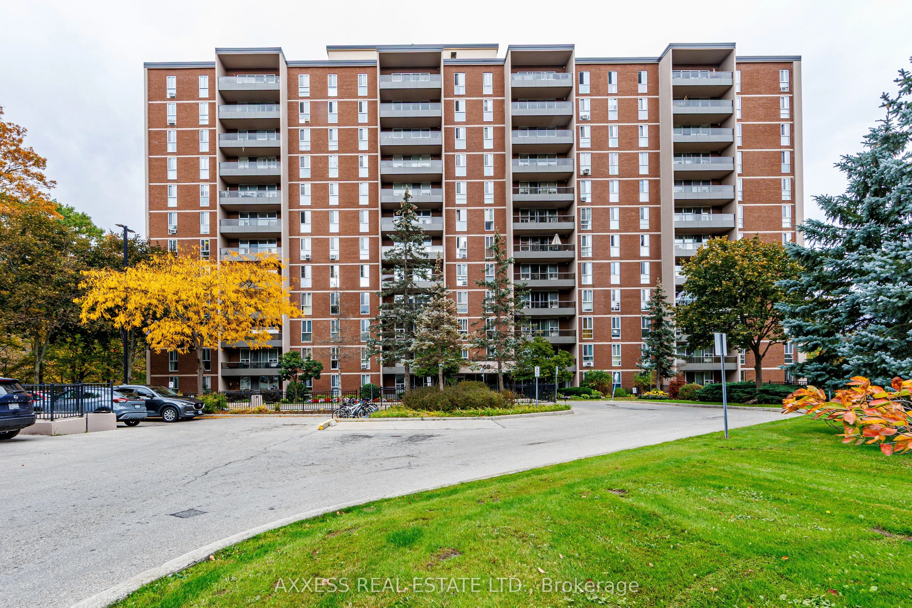 1968 Main Street W #902
