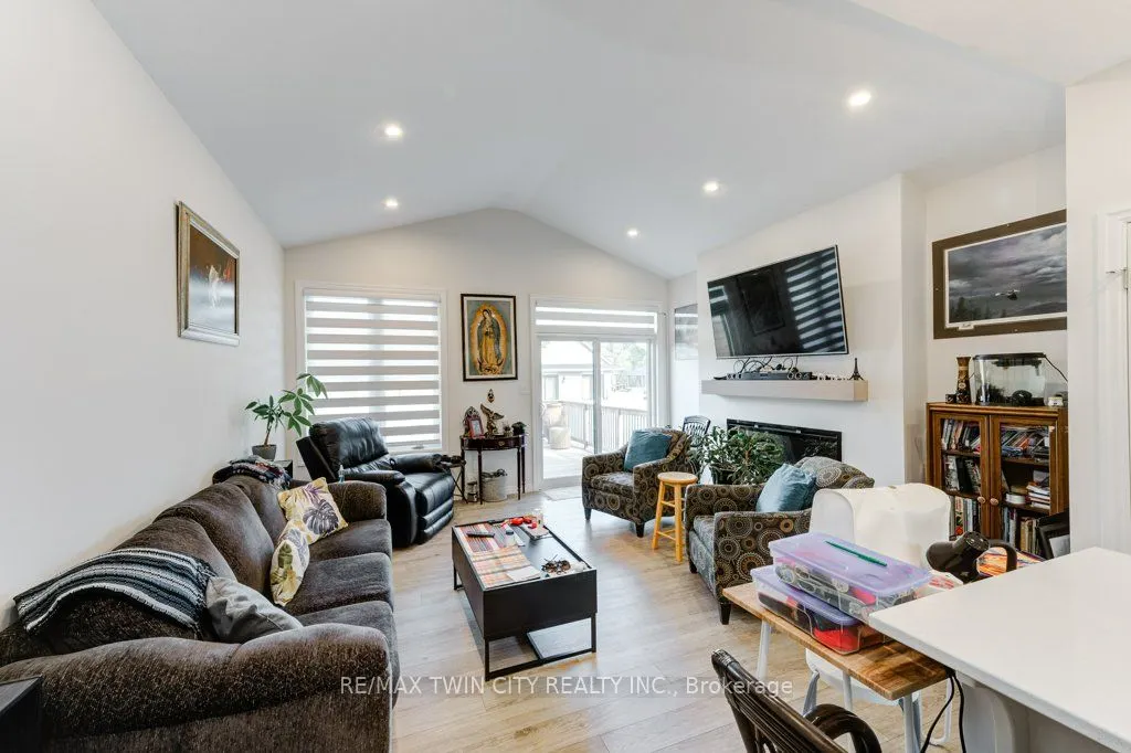 102 Livingston Drive