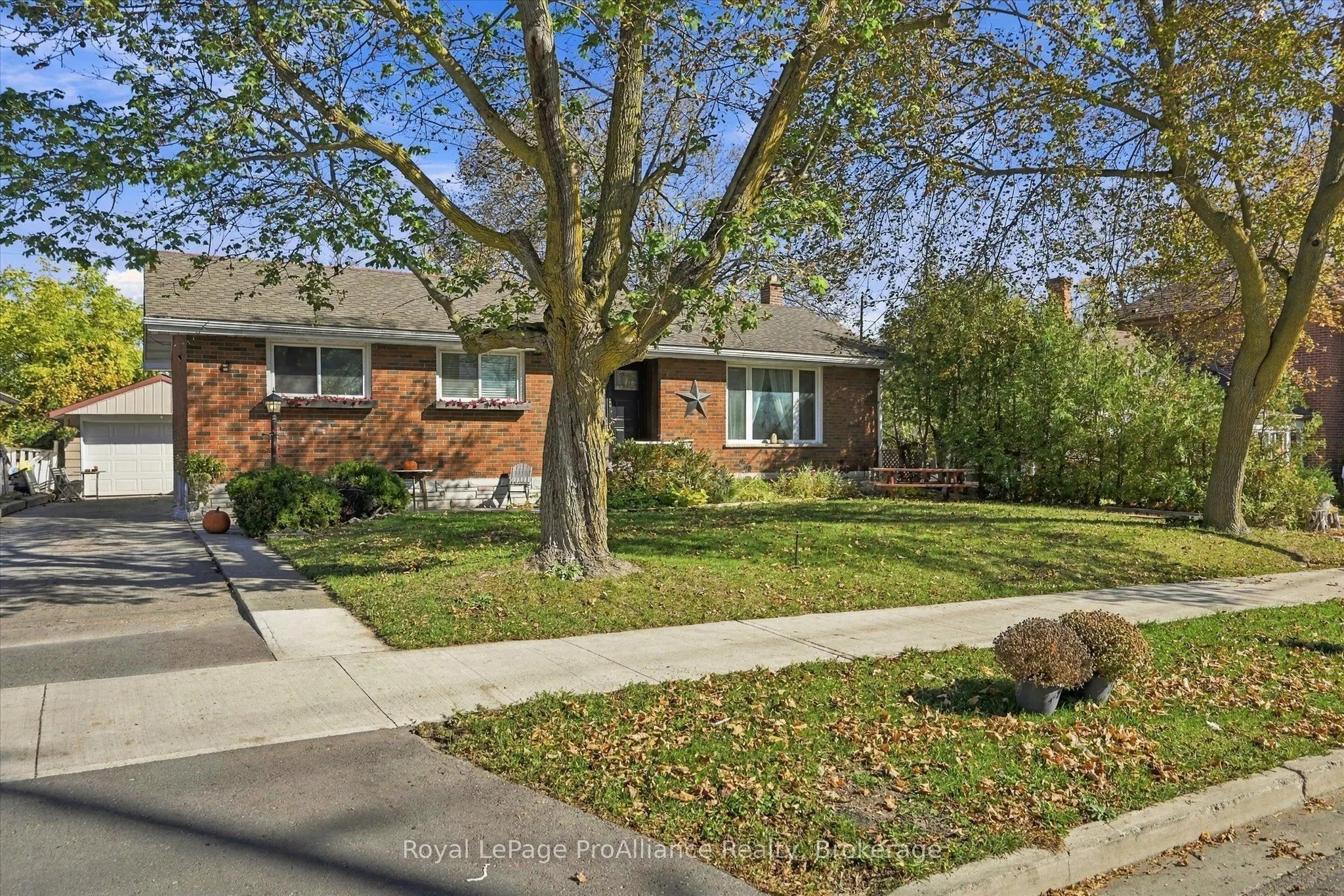 854 Barnardo Avenue