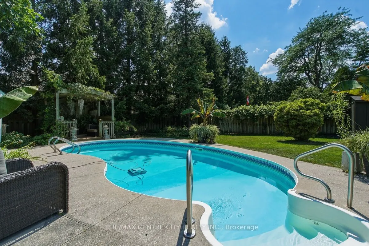 7 Northcrest Drive