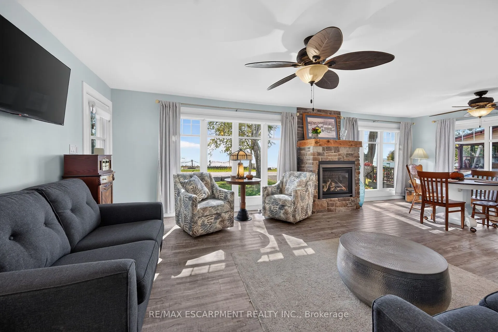 233 Blue Water Parkway