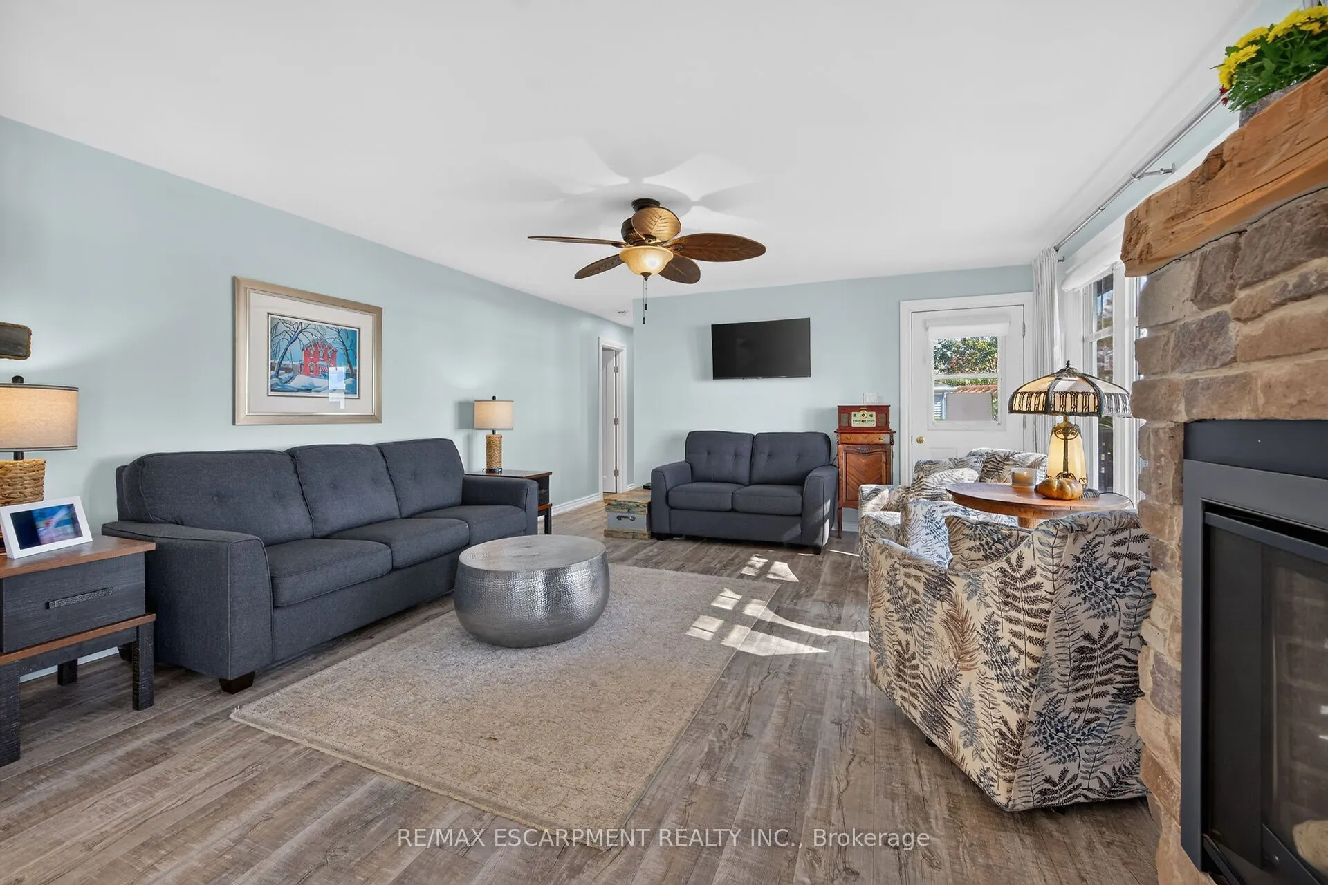 233 Blue Water Parkway