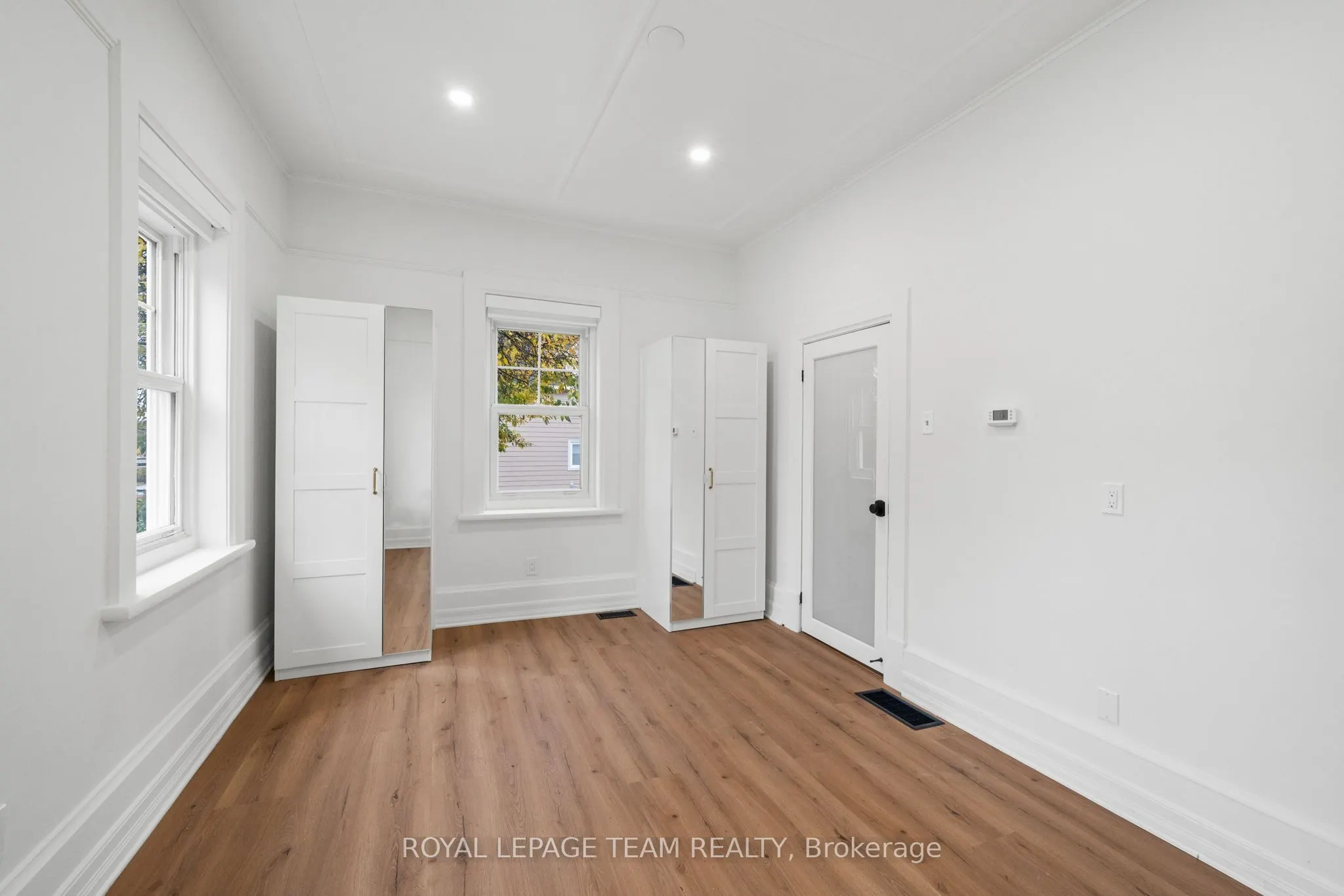 5584 Manotick Main Street