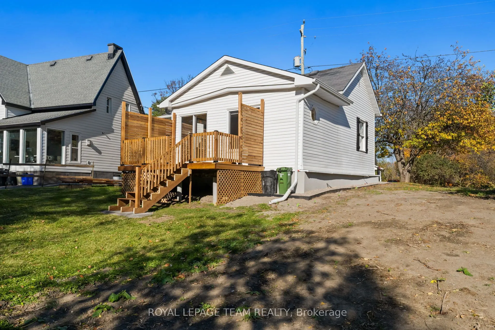 5584 Manotick Main Street