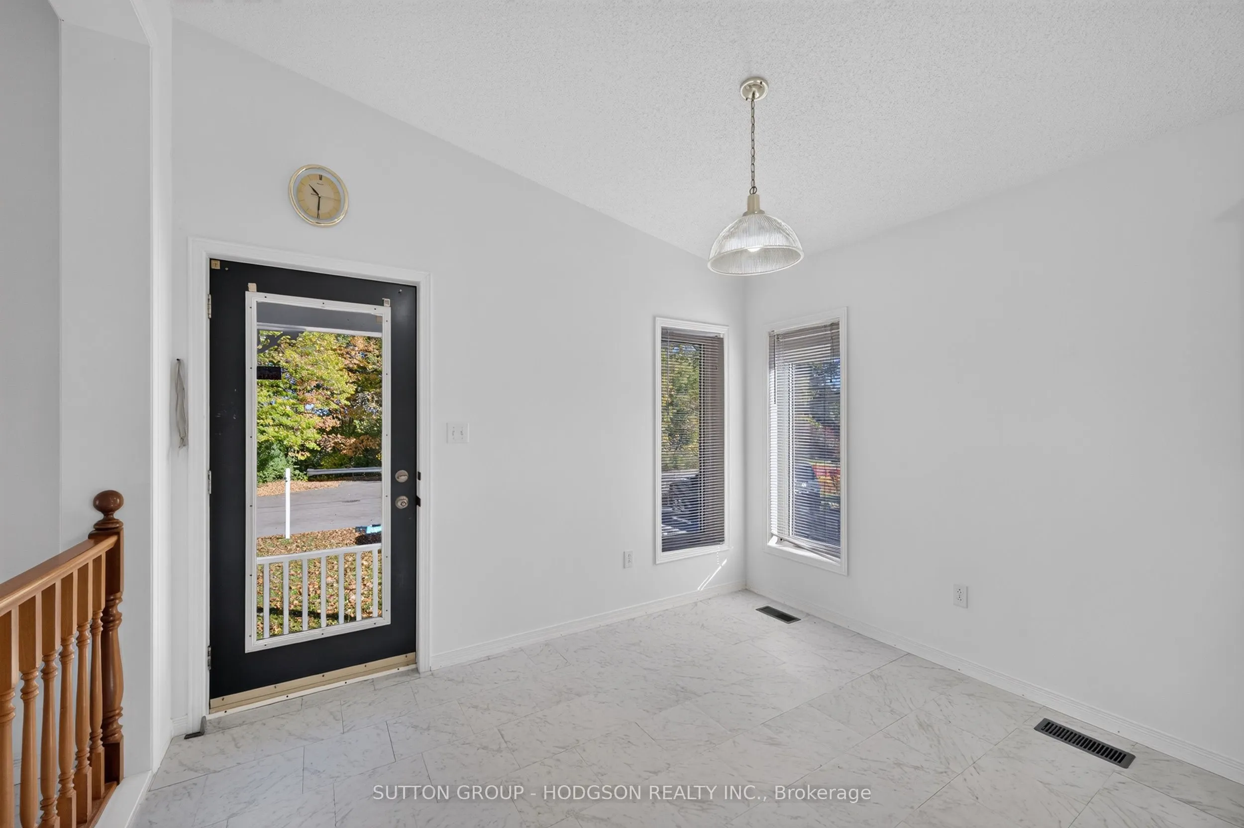 105 Tecumseh Avenue W