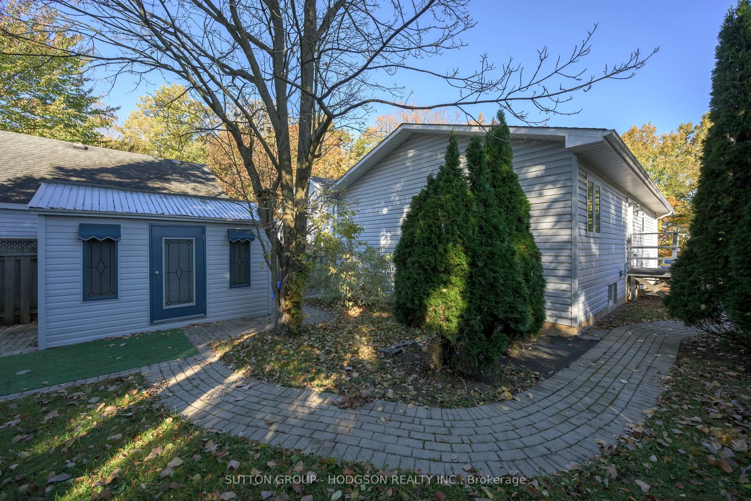 105 Tecumseh Avenue W