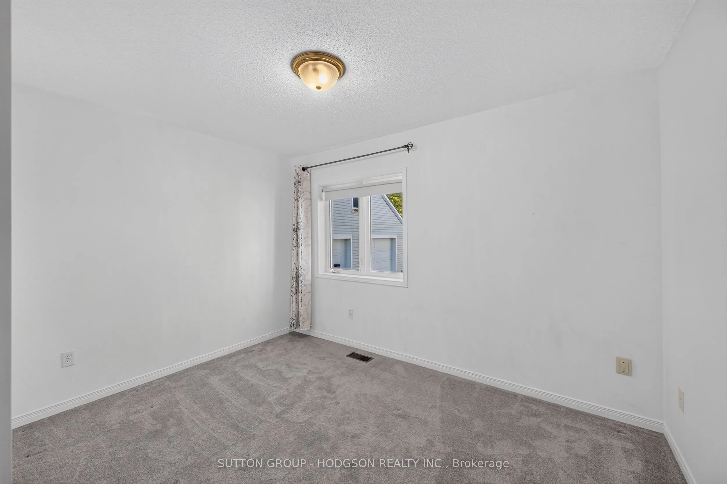 105 Tecumseh Avenue W