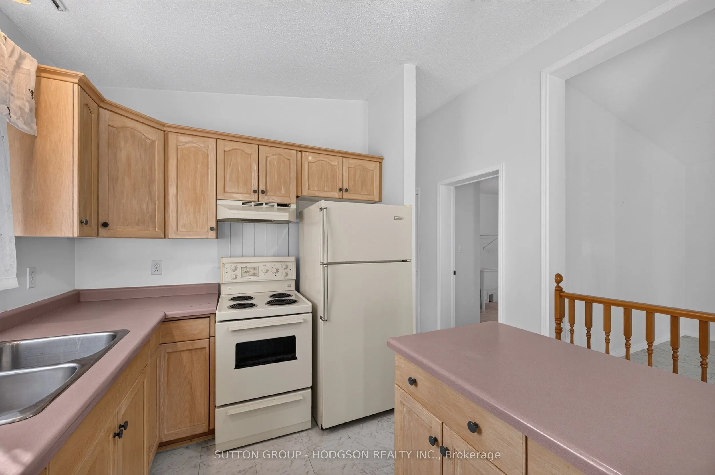 105 Tecumseh Avenue W