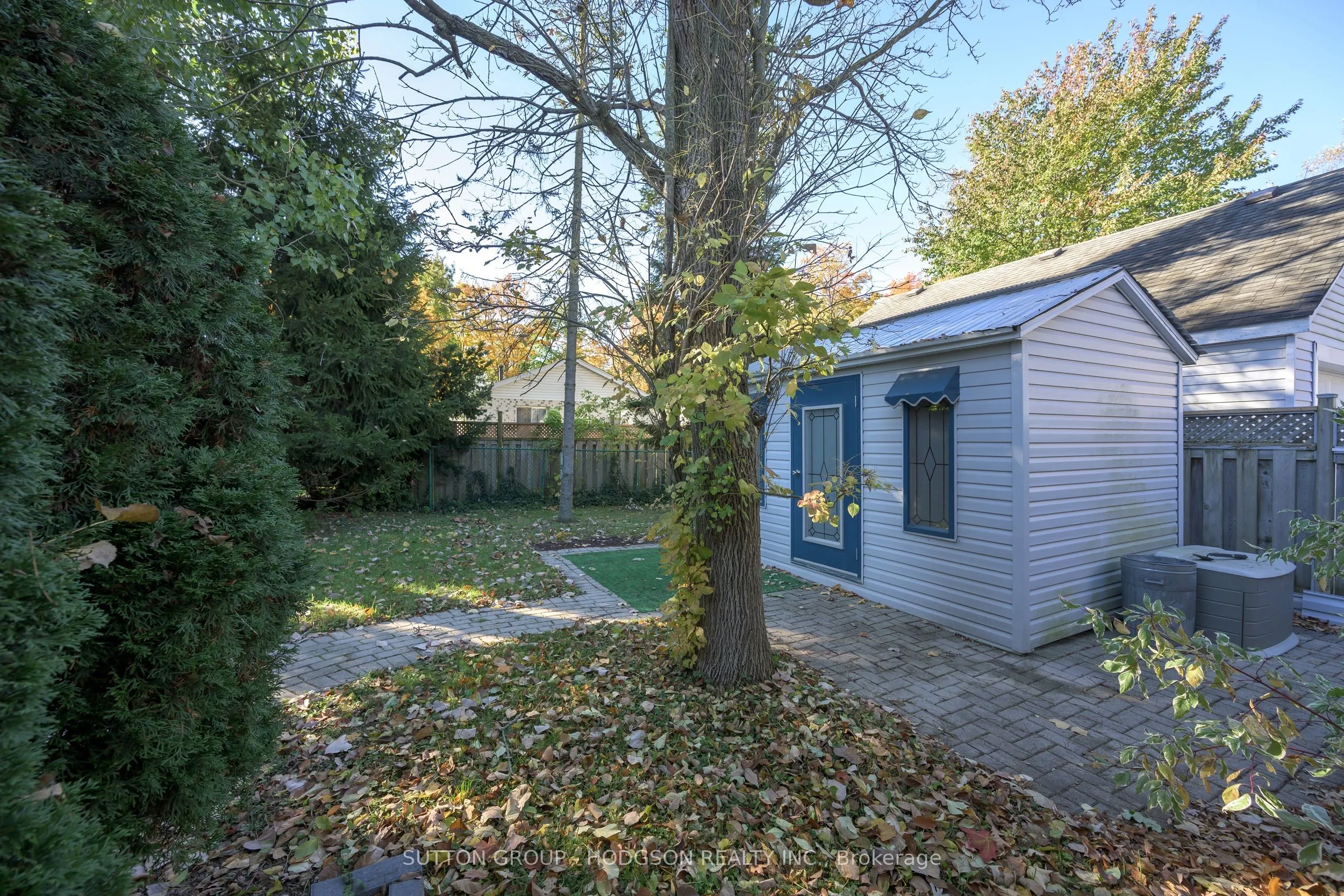 105 Tecumseh Avenue W