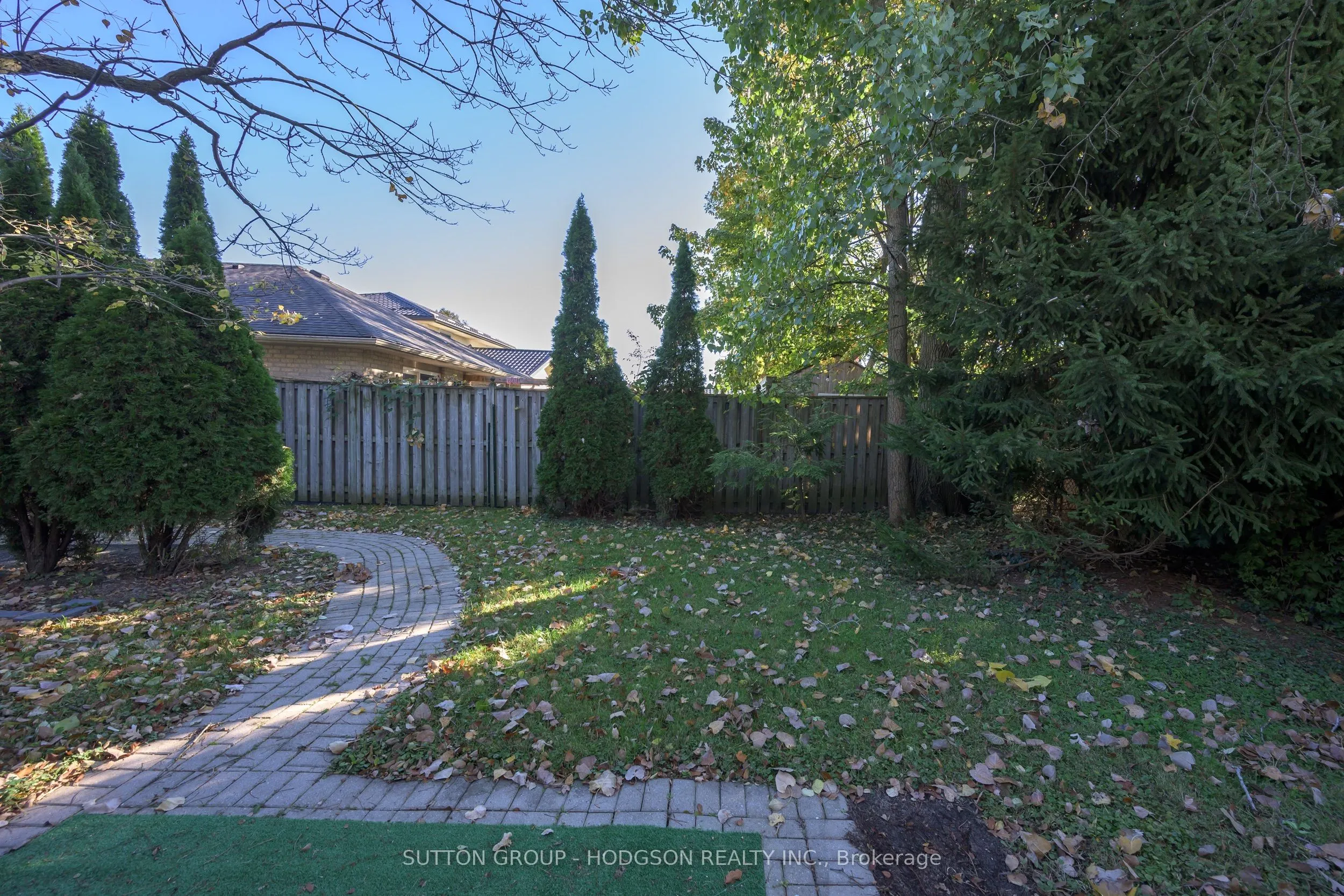 105 Tecumseh Avenue W
