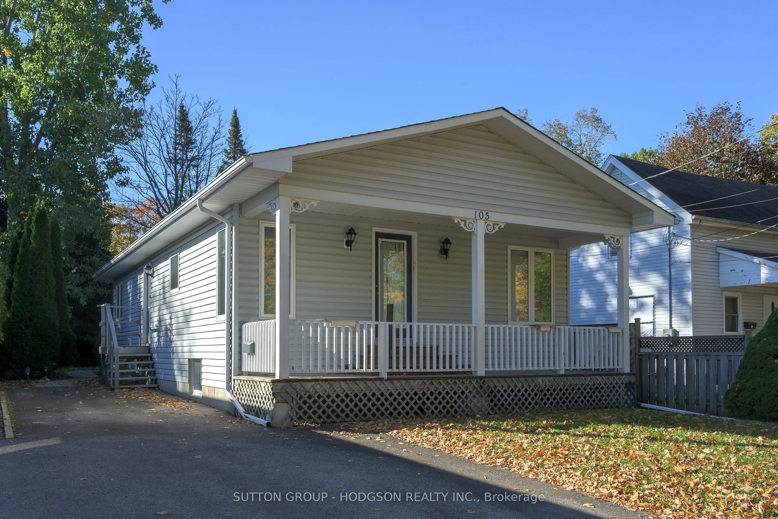 105 Tecumseh Avenue W