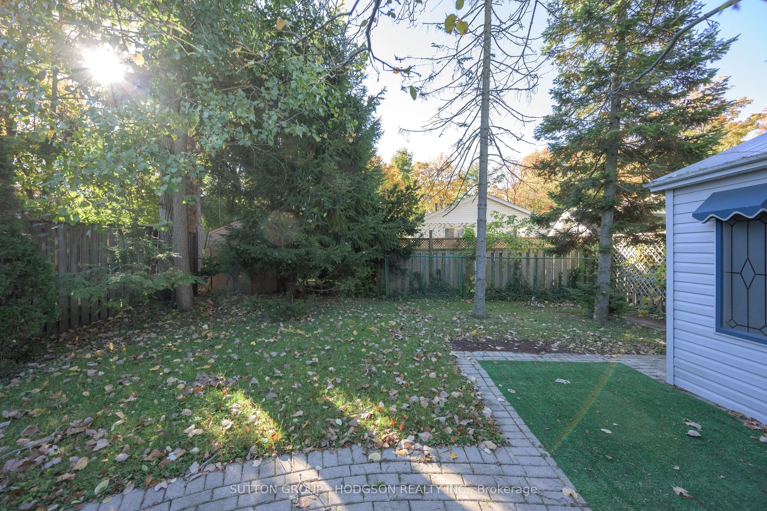 105 Tecumseh Avenue W