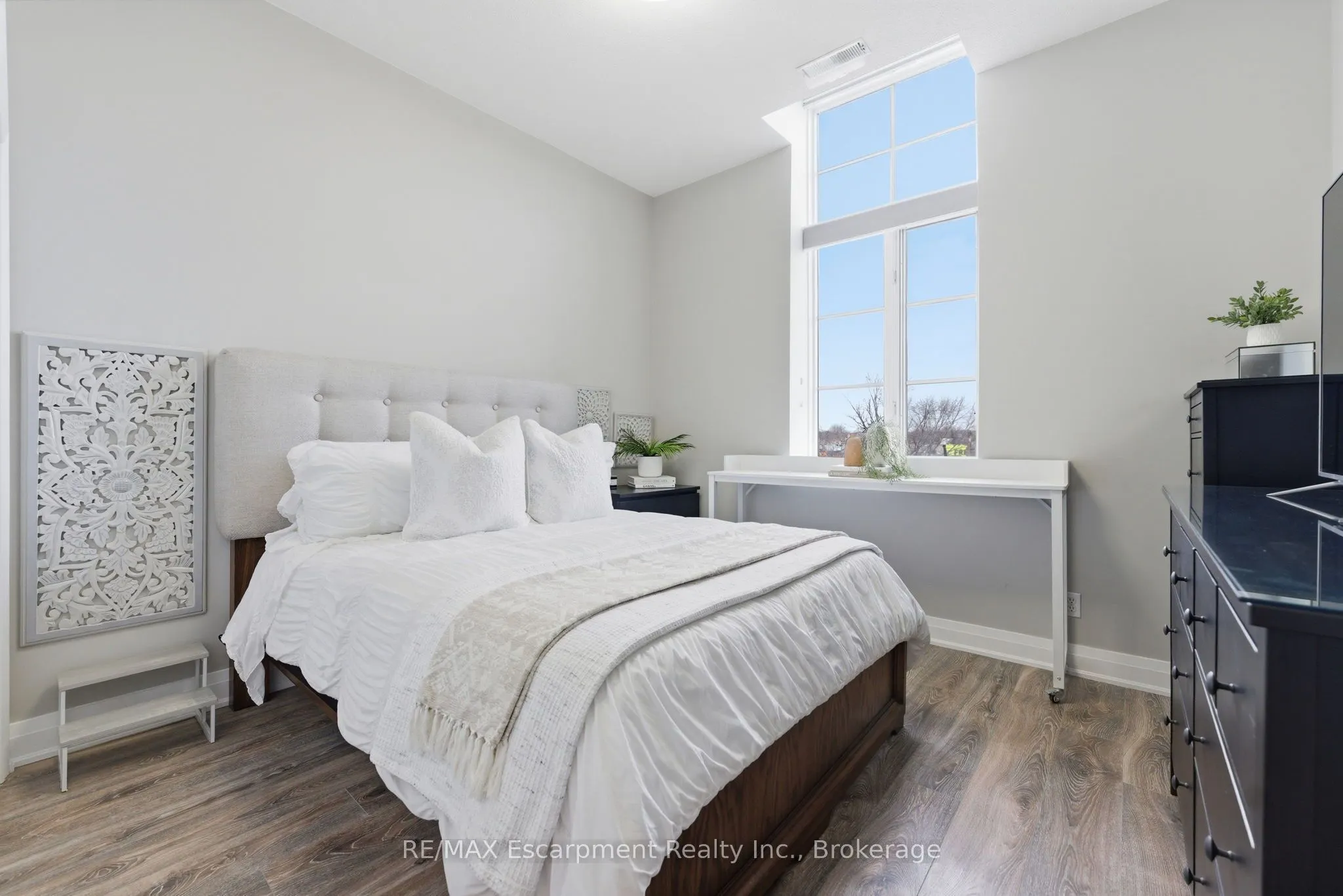 262 DUNDAS Street E #322