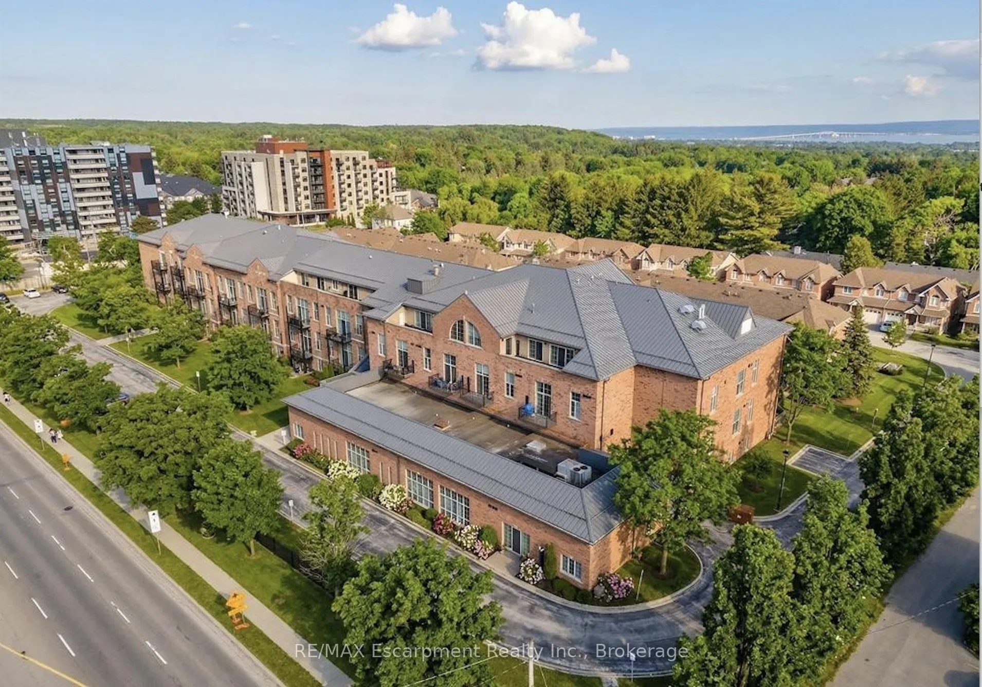 262 DUNDAS Street E #322