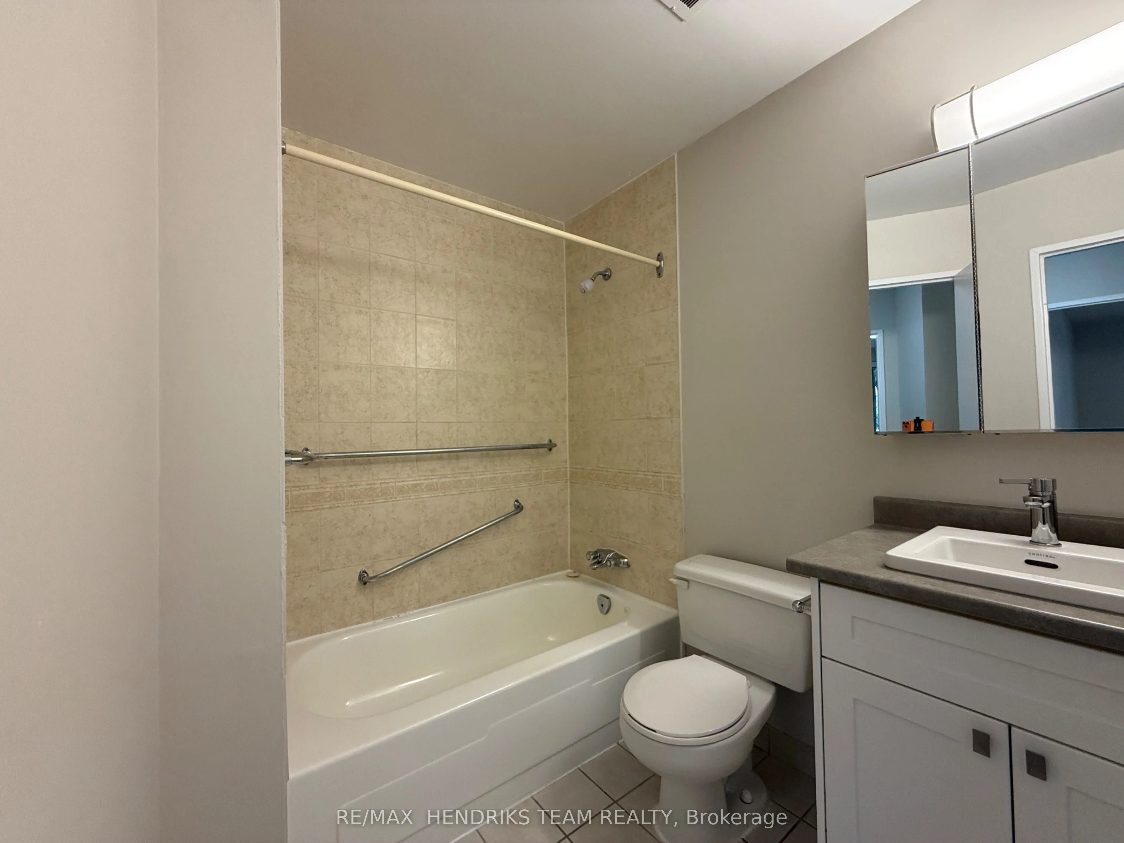 60 Windward Street #204