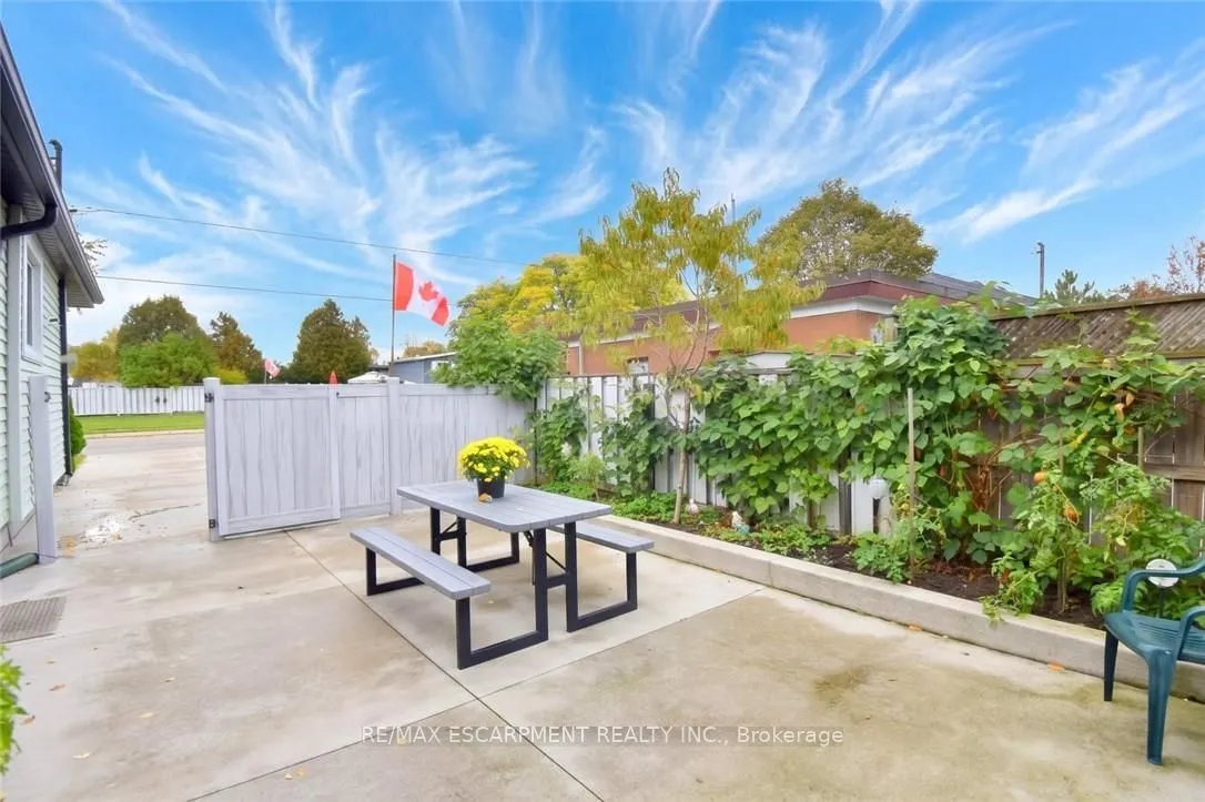 137 Fielding Crescent