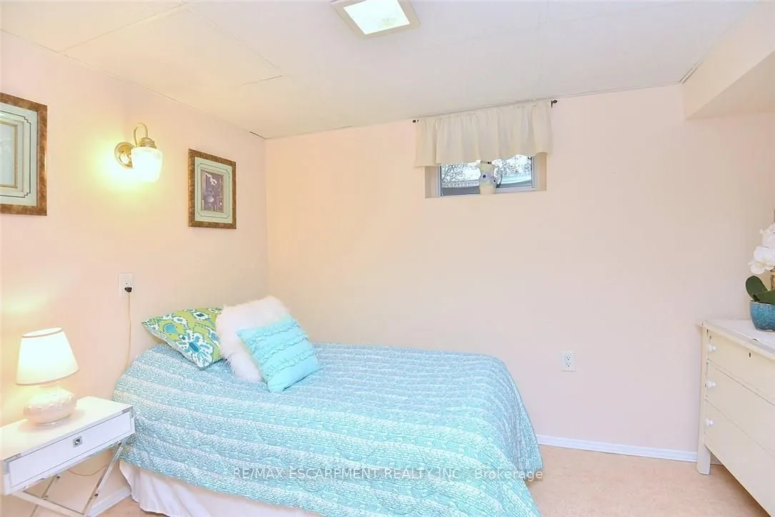 137 Fielding Crescent
