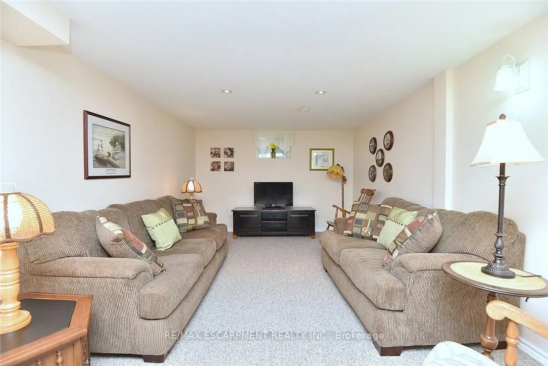 137 Fielding Crescent