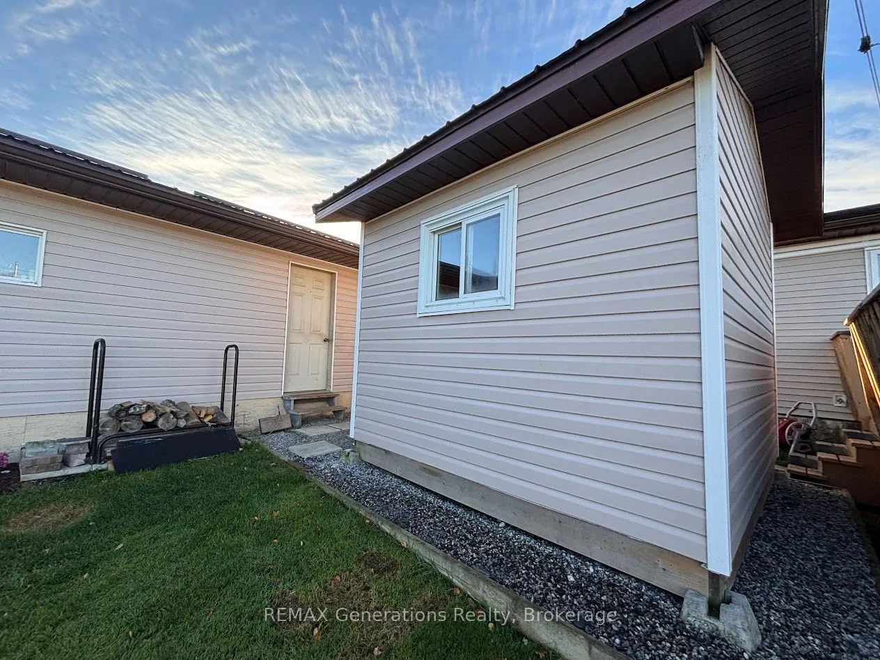 3 Cedar Walk