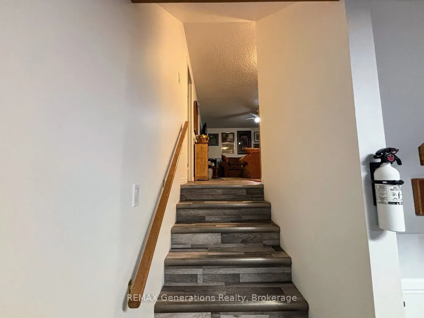 3 Cedar Walk
