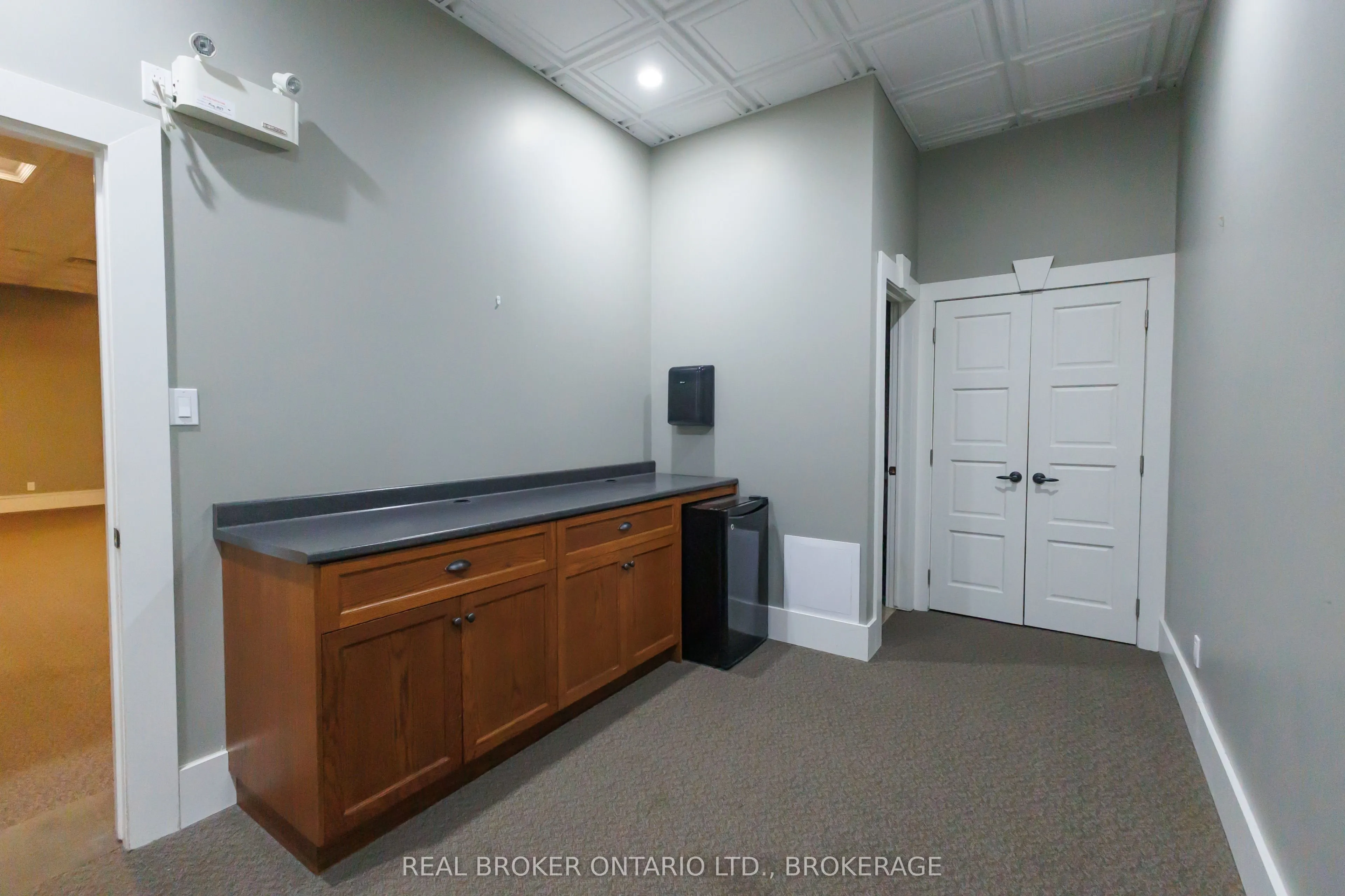580 Main Street S