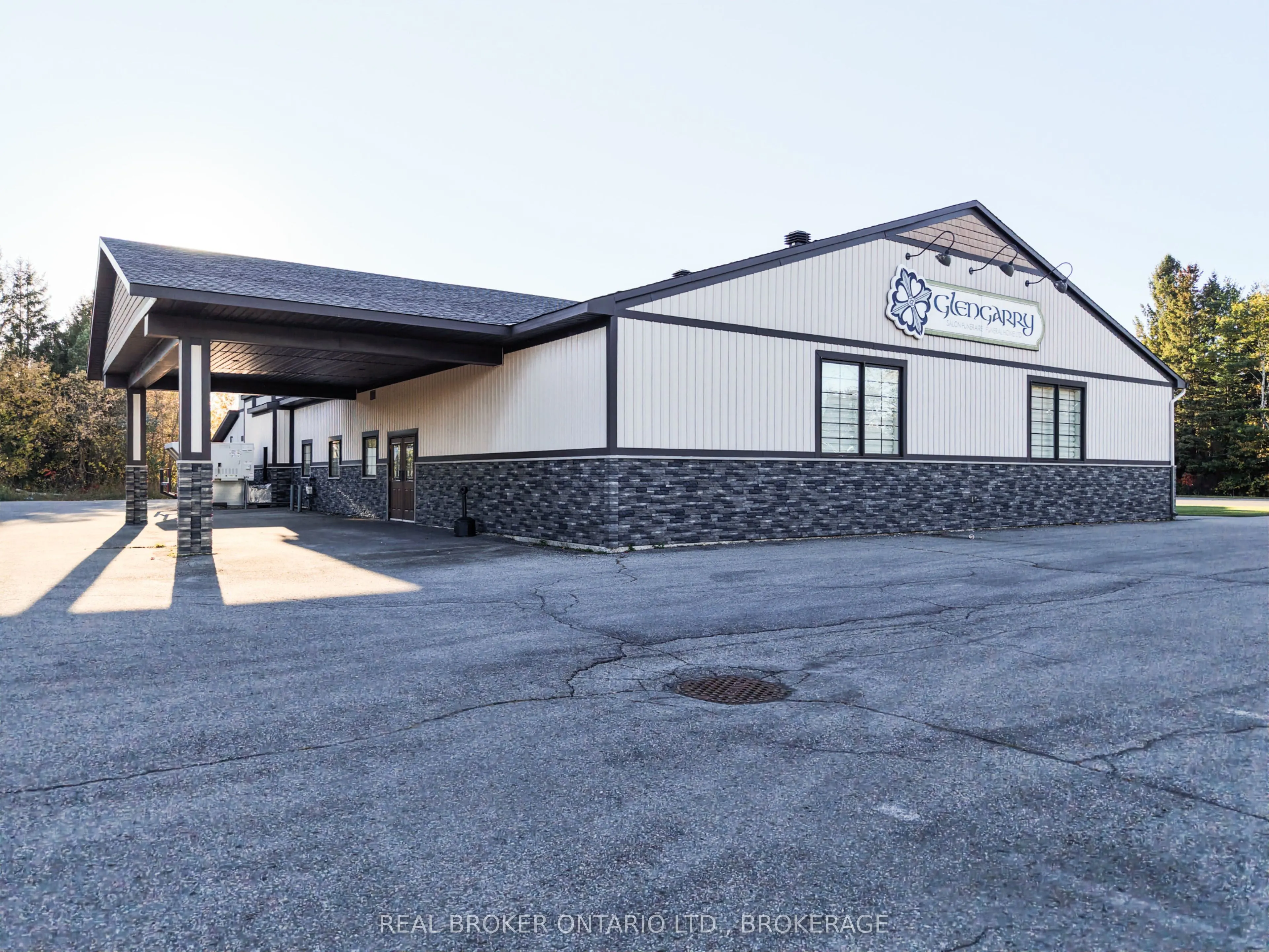 580 Main Street S
