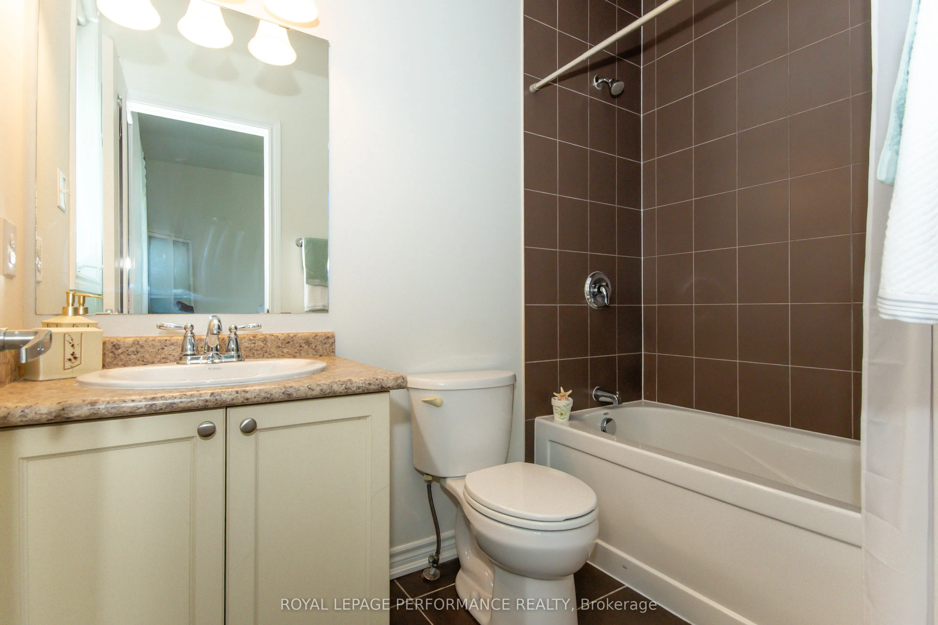 2744 Grand Vista Circle