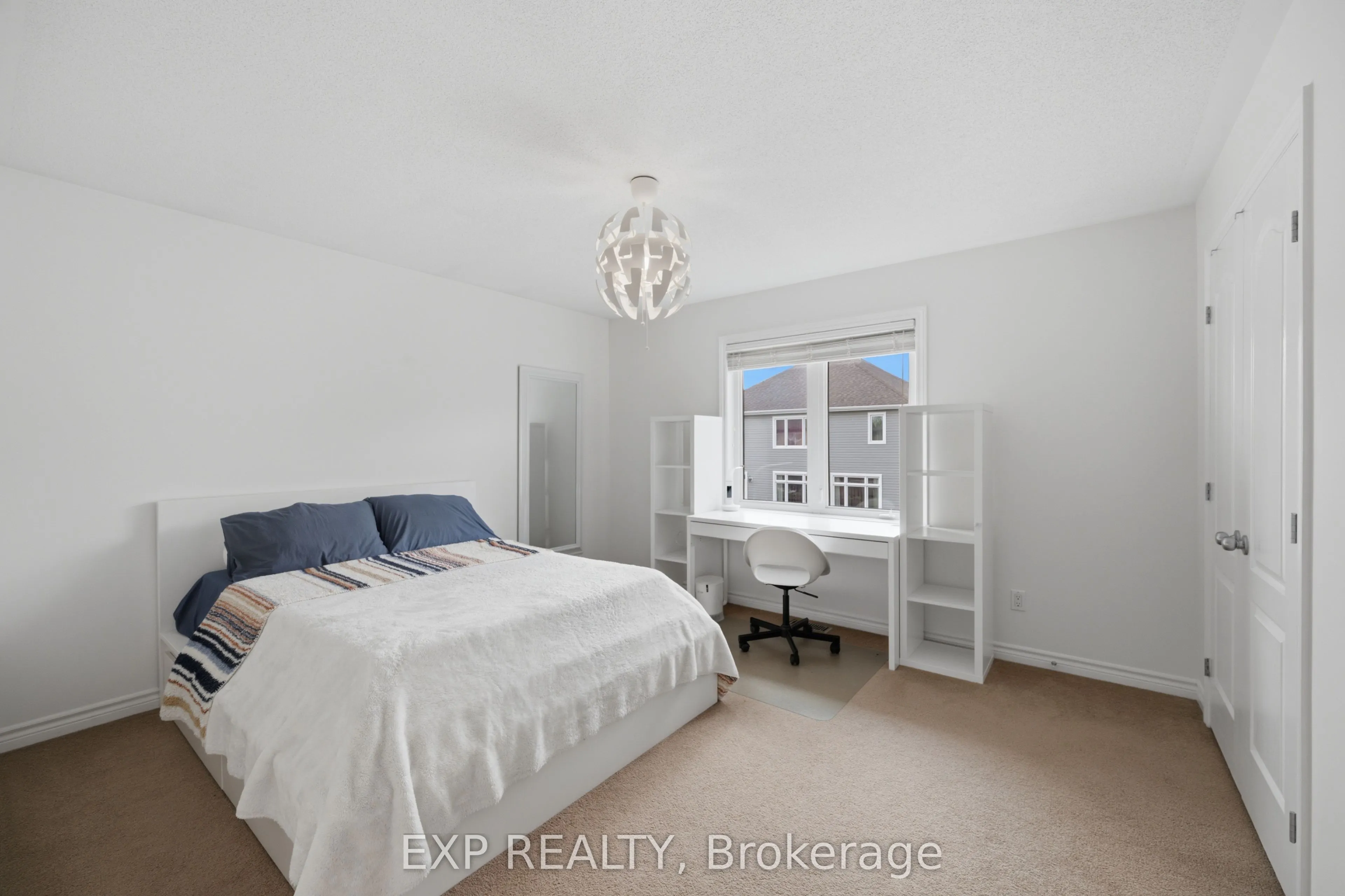 273 Gracewood Crescent