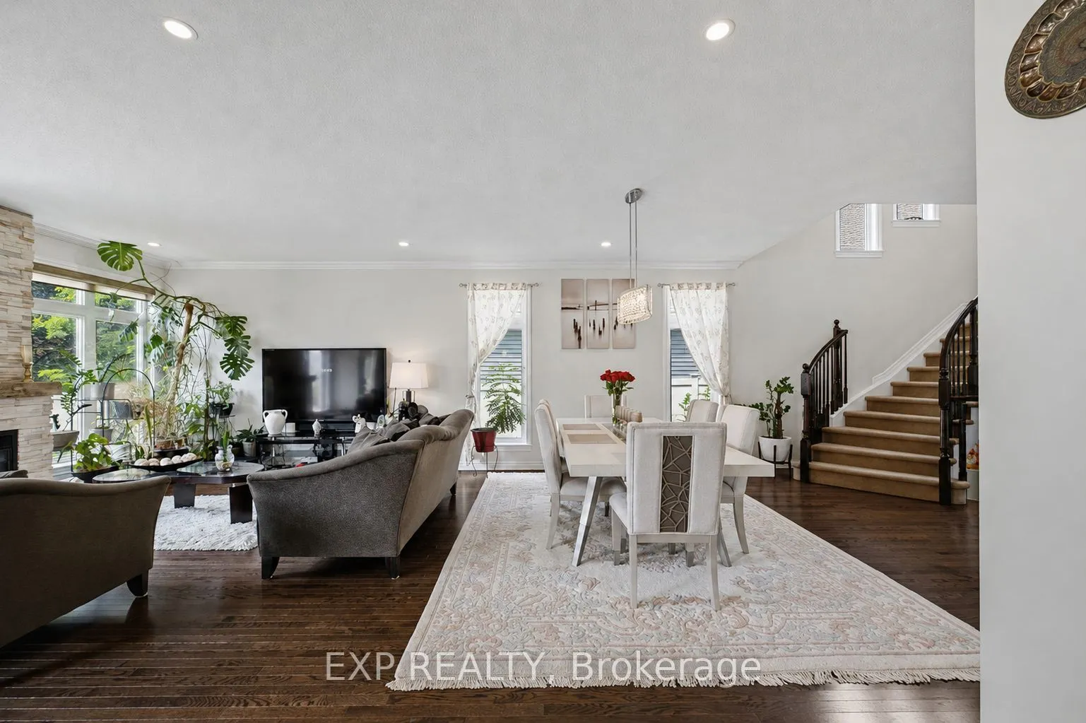 273 Gracewood Crescent