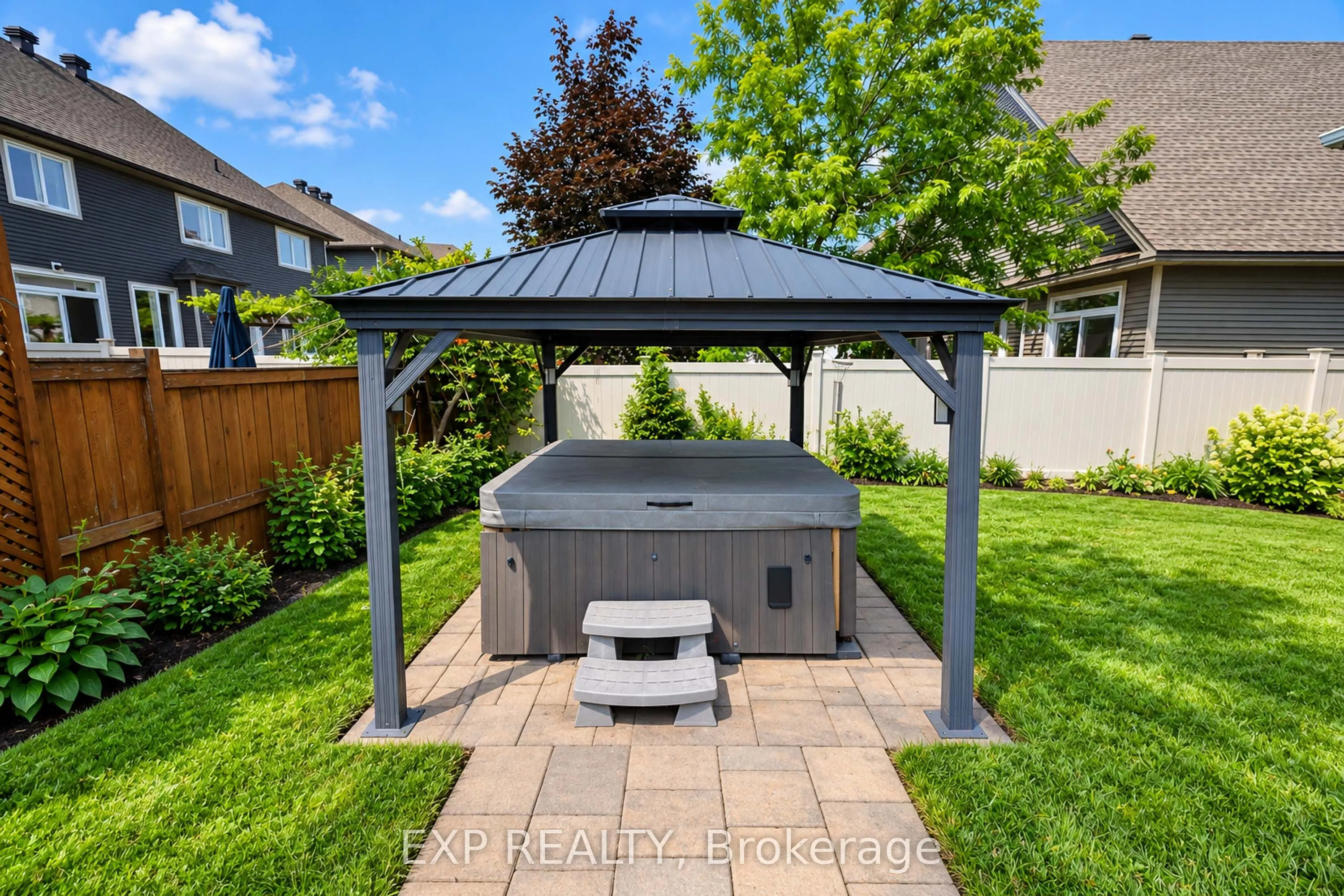 273 Gracewood Crescent