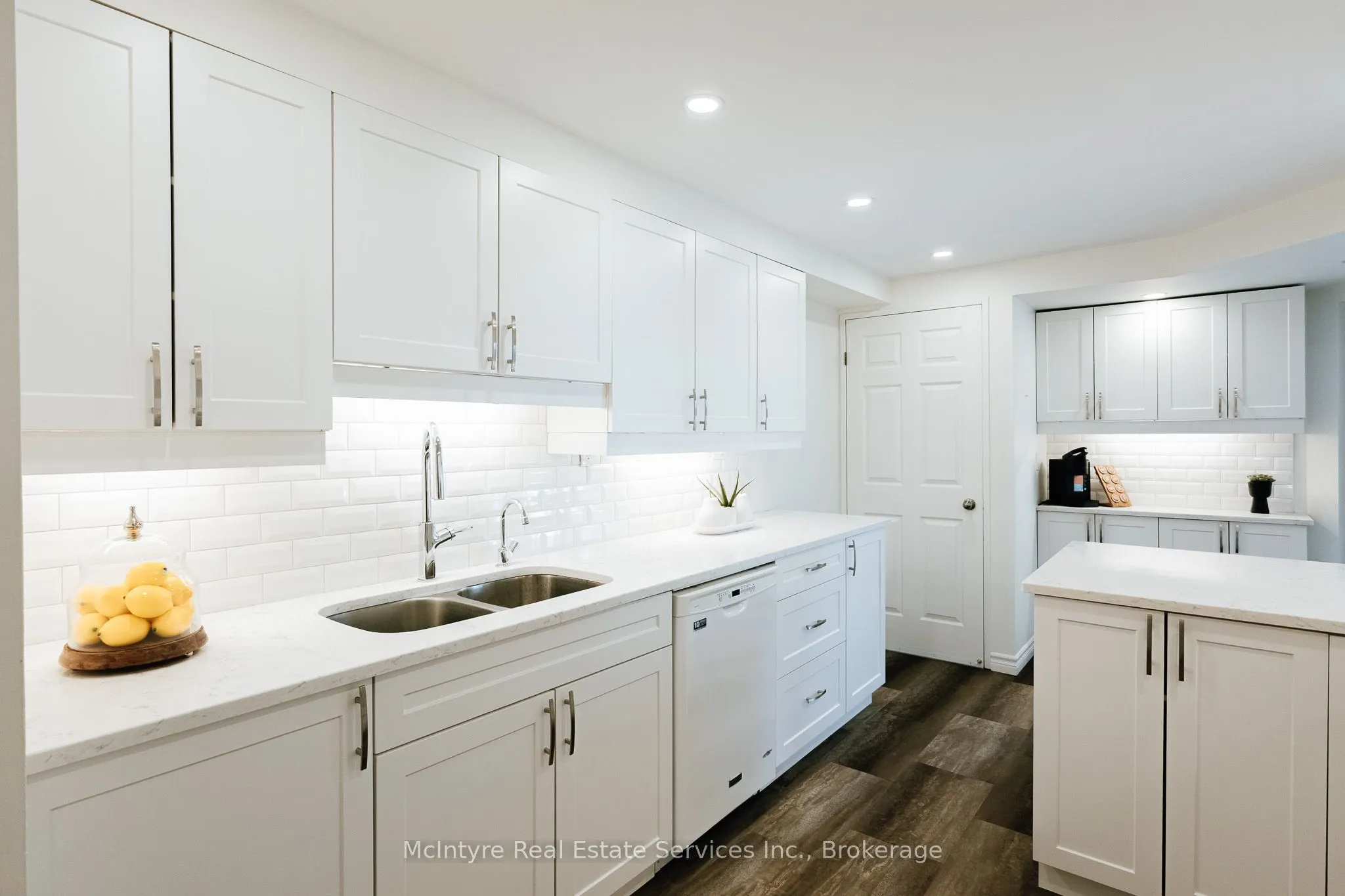 265 Westcourt Place #202