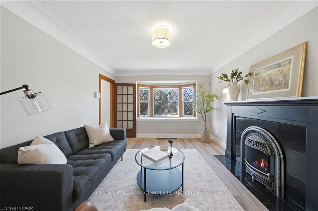 143 HUXLEY Avenue S