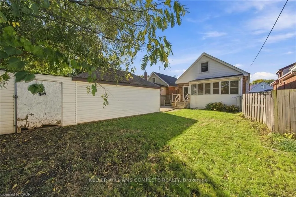 143 HUXLEY Avenue S
