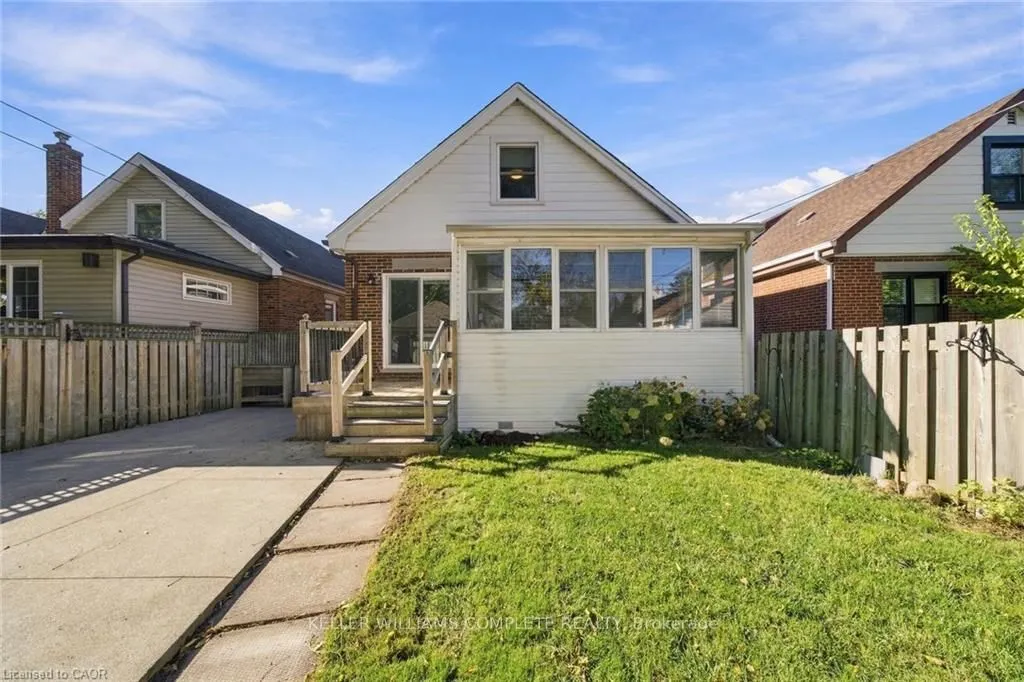 143 HUXLEY Avenue S