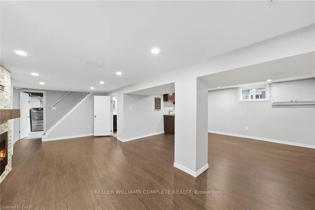 143 HUXLEY Avenue S