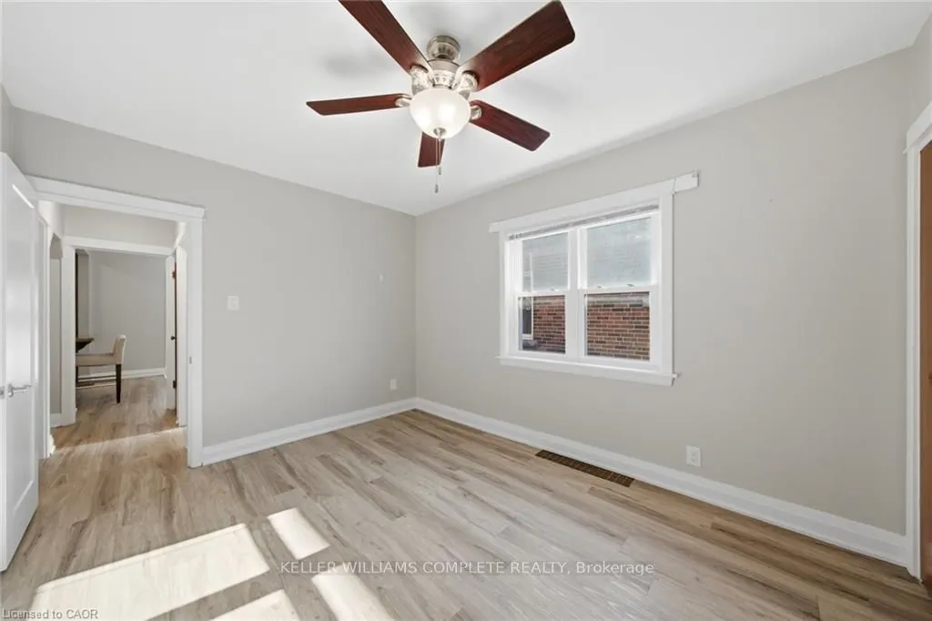 143 HUXLEY Avenue S