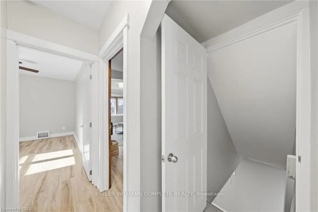 143 HUXLEY Avenue S
